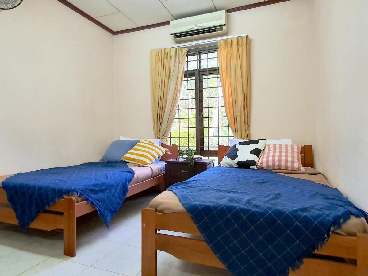 Melaka Afamosa Villa With Private Pool For 10 Pax Alor Gajah Exterior foto