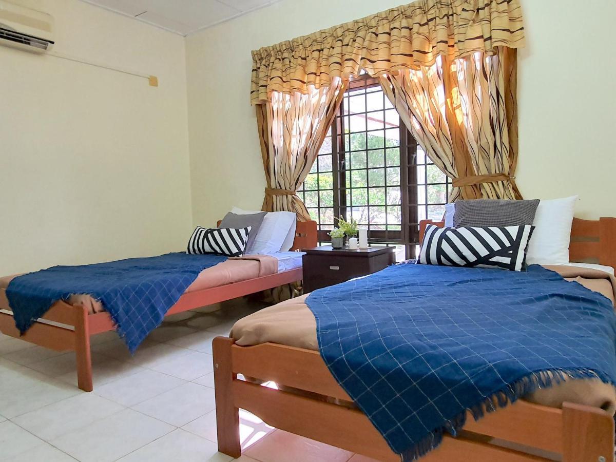 Melaka Afamosa Villa With Private Pool For 10 Pax Alor Gajah Exterior foto